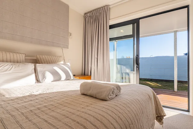 King bedroom from the verandah side