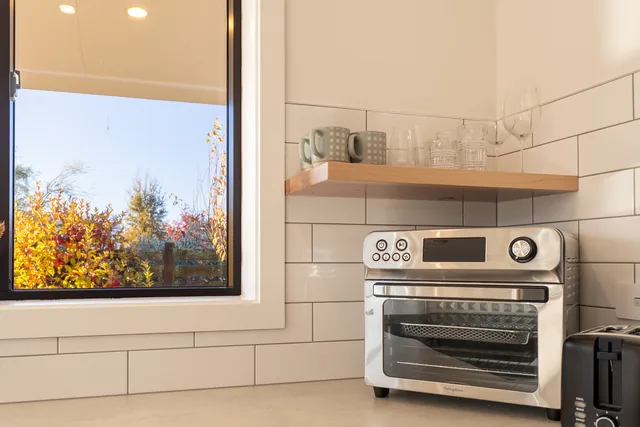 Cooking area in the Rear King Studio kitchen